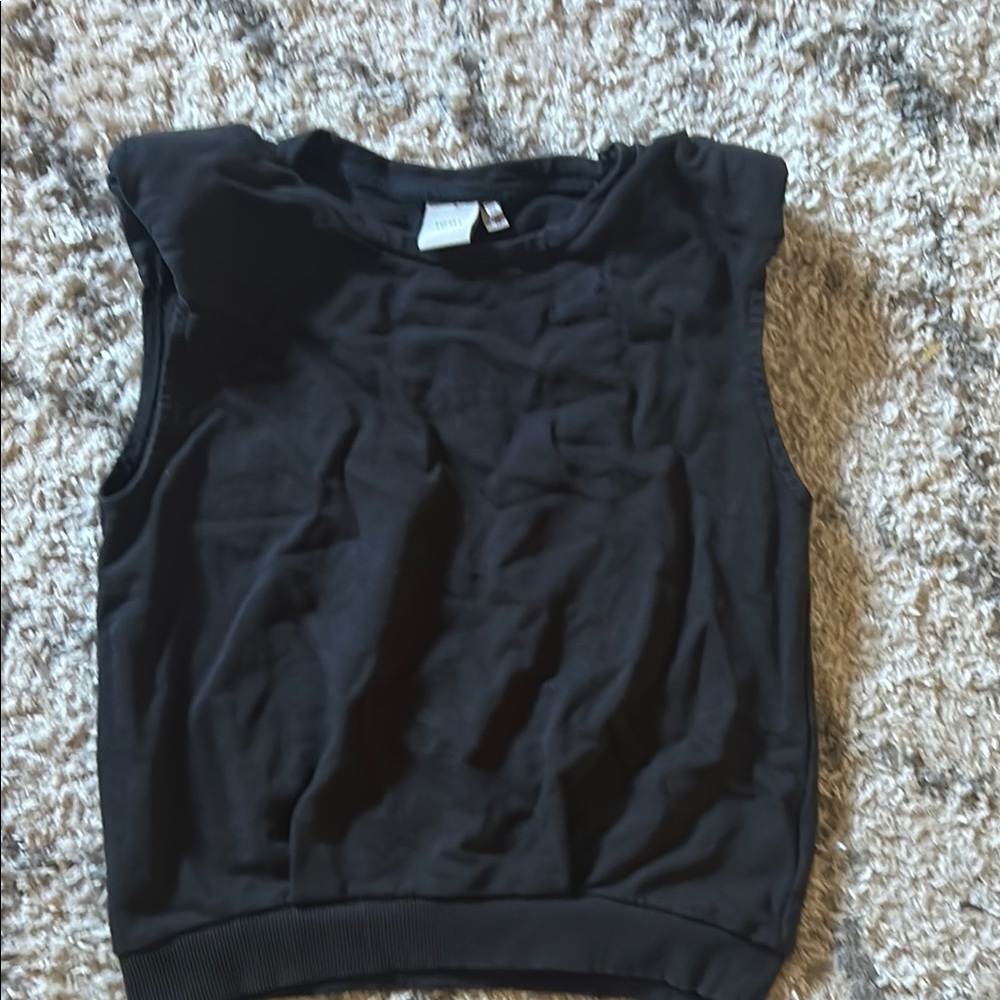 Black Relaxed Fit Cropped Tank Top